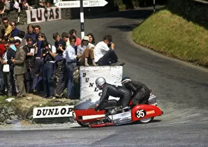 Images Dated 17th June 2021: Stuart Applegate & R D Appleton (BMW) 1969 500 Sidecar TT
