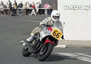 Images Dated 10th June 2021: Stuart Jones (Yamaha) 1986 Senior Manx Grand Prix