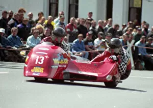 Images Dated 29th April 2020: Stuart Muldoon & Chris Gusman (Ireson Yamaha) 1996 Sidecar TT