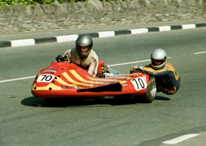 Images Dated 10th March 2018: Stuart West & Alan Fisher (Windle Yamaha) 1984 Sidecar TT
