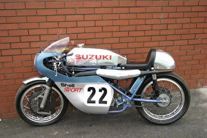 Images Dated 18th May 2020: Suzuki TR500, ridden by Roger Sutcliffe in the 2005 Classic Lap