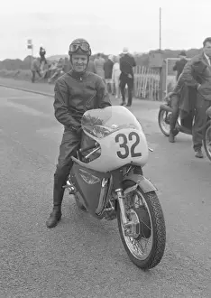 T Neil Kelly (Velocette Metisse) 1969 Senior Manx Grand Prix