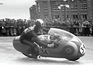 Images Dated 8th July 2011: Tarquinio Provini at Parkfield Corner, 1957 Ultra Lightweight TT