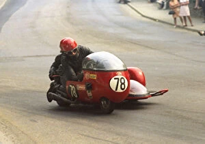 Images Dated 17th November 2019: Ted Lloyd & Terry Harrington (Triumph) 1970 500 Sidecar TT