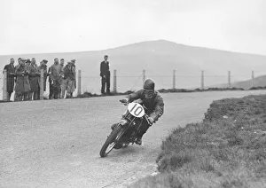 Images Dated 6th September 2021: Ted Mellors (Velocette) 1937 Senior TT