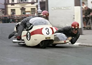 Images Dated 13th December 2021: Terry Vinecombe & John Flaxman (BSA) 1966 Sidecar TT