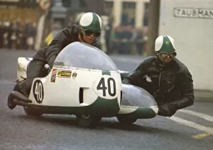 Images Dated 9th October 2018: Terry Windle & Rae Hinchcliffe (Windrick BSA) 1971 500 Sidecar TT