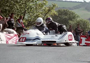 Tim Eade & Kevin Turner (Ireson) 1993 Sidecar TT