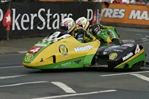 Images Dated 1st January 1980: Tim Reeves & Dipash Chauhan (Honda) 2010 Sidecar A TT