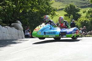 Images Dated 8th June 2009: Tim Reeves & Patrick Farrance (LCR) 2009 Sidecar TT