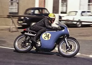 Images Dated 21st June 2016: Tom Dickie (Petty Norton) 1968 Senior TT