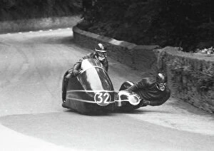 Images Dated 5th December 2020: Tom Jackson & W F Blair (Norton) 1960 Sidecar TT