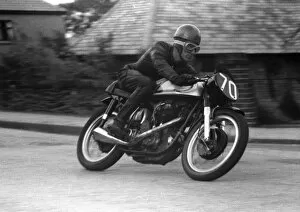 Images Dated 14th November 2018: Tom Phillis (Norton) 1958 Senior TT