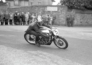 Images Dated 5th May 2020: Bill Tomlinson (Norton) 1960 Senior Southern 100