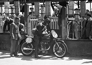 Images Dated 14th August 2016: Tommy McEwan (Velocette) 1949 Junior TT