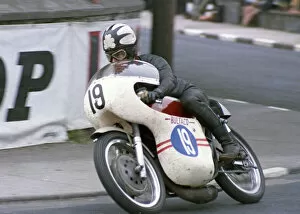 Images Dated 17th April 2022: Tommy Robb (Bultaco) 1968 Junior TT