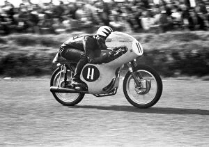 Tommy Robb Collection: Tommy Robb (Ducati) 1959 Ultra Lightweight Ulster Grand Prix