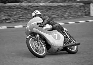 Images Dated 30th October 2016: Tommy Robb (Honda) 1963 Junior TT