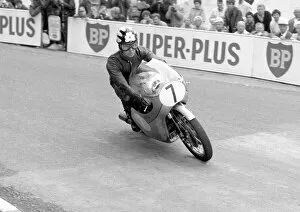 Images Dated 13th April 2021: Tommy Robb (Honda) 1963 Junior TT
