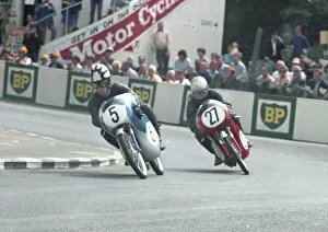 Images Dated 10th January 2021: Tommy Robb (Suzuki) & Chris Walpole (Honda) 1967 50cc TT