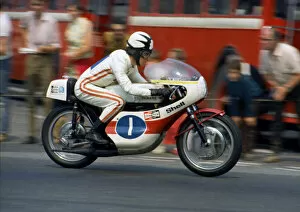 Tommy Robb Collection: Tommy Robb (Yamaha) 1970 Junior TT