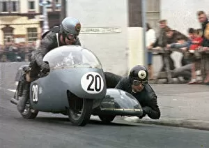 Images Dated 13th December 2021: Tony Baitup & A B Diggle (Triumph) 1966 Sidecar TT