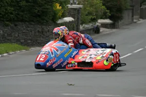 Tony Baker Collection: Tony Baker and Mark Hegerty (Baker Yamaha) 2005 Sidecar TT