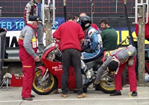 Images Dated 17th January 2017: Tony Cross (PWL Yamaha) 1995 Singles TT