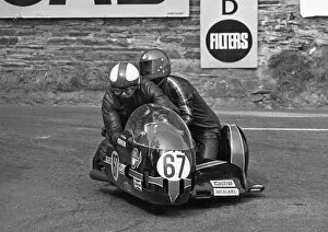 Images Dated 20th April 2020: Tony Greening & David Carr (Weslake) 1975 Sidecar 1000 TT