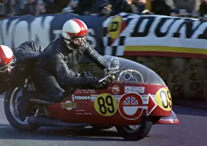 Tony Greening & Roger Parker (Triumph) 1972 Sidecar 750 TT