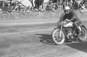 Images Dated 4th May 2018: Tony McAlpine (Norton) 1952 Junior TT
