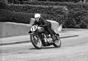 Images Dated 28th March 2021: Tony Ovens (Triumph) 1954 Senior Clubman TT