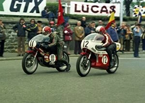 Images Dated 28th January 2018: Tony Rutter and Derek Chatterton (Yamaha) 1974 Formula 750 TT