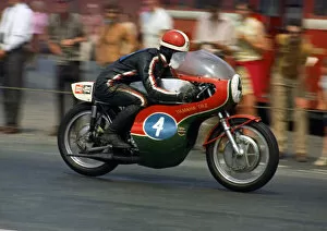 Images Dated 21st December 2018: Tony Rutter (Yamaha) 1970 Junior TT