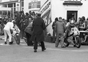Images Dated 18th September 2020: Tony Rutter (Yamaha) first running, 1981 Senior TT