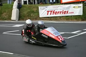 Images Dated 4th June 2005: Tony Thirkell & Roy King (Honda) 2005 Sidecar TT