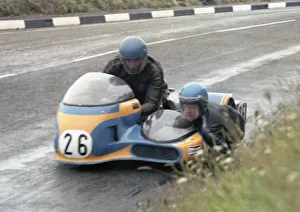 Images Dated 18th September 2020: Tony Wakefield & Eddie Kiff (British Magnum) 1978 Sidecar TT