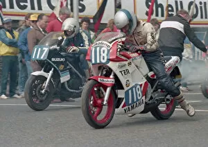 Images Dated 4th May 2020: Tony Willis (Suzuki) & Steve Williams (Yamaha) 1986 Production D TT