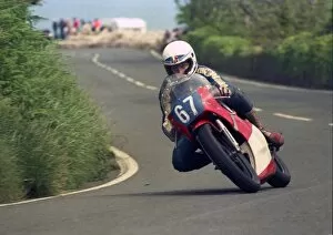 Images Dated 19th November 2016: Tony Willis (Yamaha) 1987 Junior TT