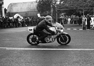 Images Dated 21st November 2016: Tony Wood (Yamaha) 1977 Junior TT