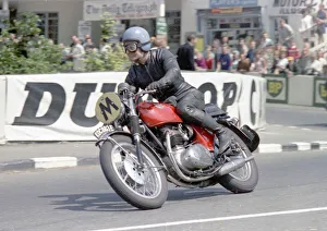 Bill Beevers Gallery: Travelling marshal Bill Beevers (BSA) 1967 TT
