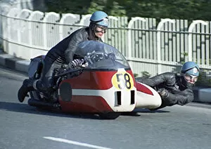 Images Dated 31st December 2020: Trevor Ireson & D Lockett (ETY Triumph) 1969 750 Sidecar TT