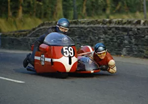 Images Dated 14th May 2019: Trevor Ireson & G C Hunt (Triumph) 1971 500 Sidecar TT