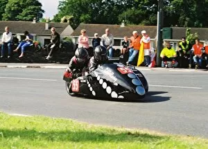 Images Dated 12th July 2017: Trevor Tullett & Lisel Marie Amos (Ireson Yamaha) 2004 Sidecar TT