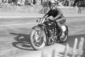 Images Dated 15th August 2018: Ulf Gate (Velocette) 1952 Junior TT