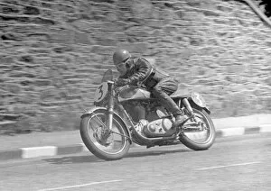 Images Dated 11th March 2022: V Clifford (Norton) 1953 Senior Clubman TT