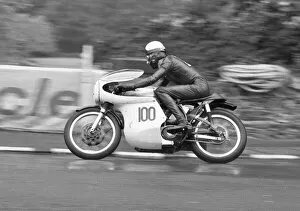 Images Dated 18th October 2019: Vern Wallis (Norton) 1965 Senior Manx Grand Prix