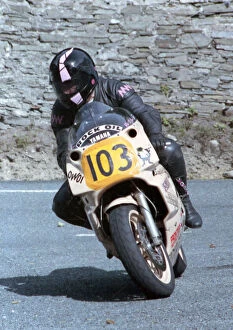Images Dated 29th May 2020: Vincent Bennett (Yamaha) 1990 Senior Manx Grand Prix