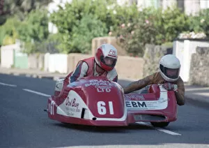Images Dated 20th October 2021: Wally Saunders & Alan Blackhurst (Ireson Yamaha) 1990 Sidecar TT