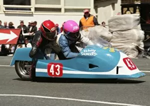 Images Dated 27th September 2013: Wally Saunders & Rick Roberts (Ireson) 1995 Sidecar TT